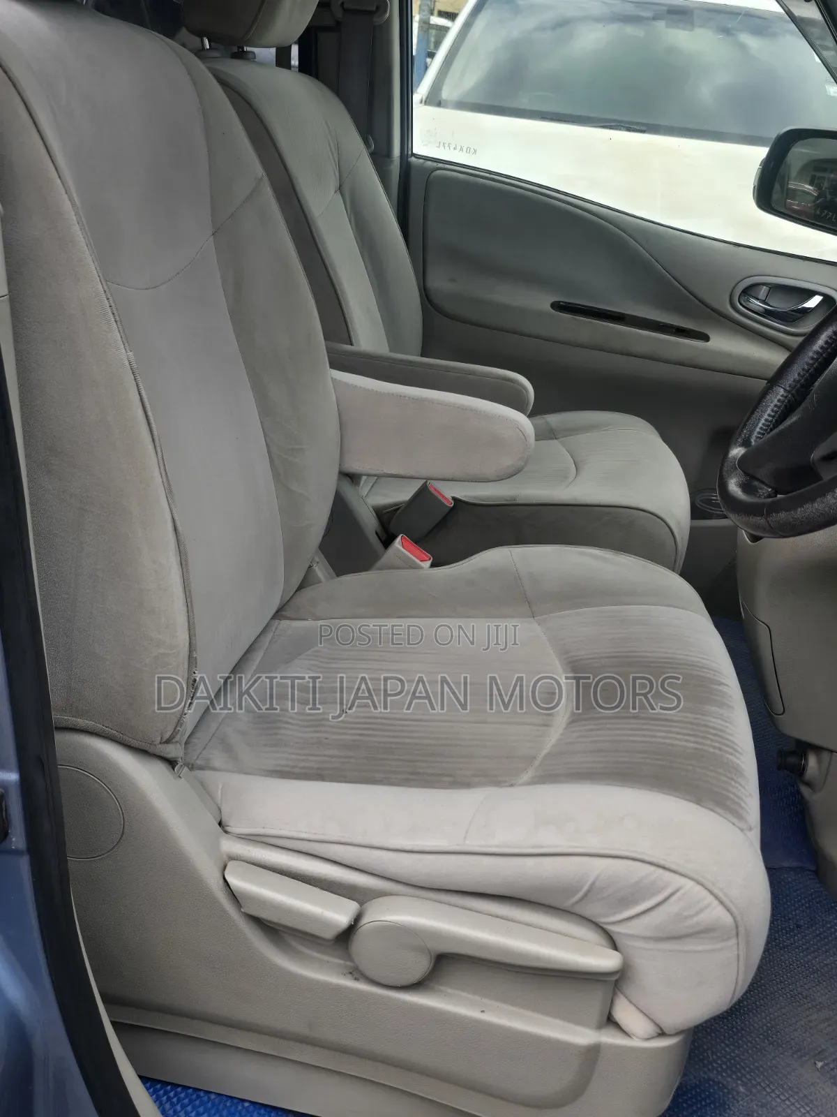 Nissan Serena 2013 Blue