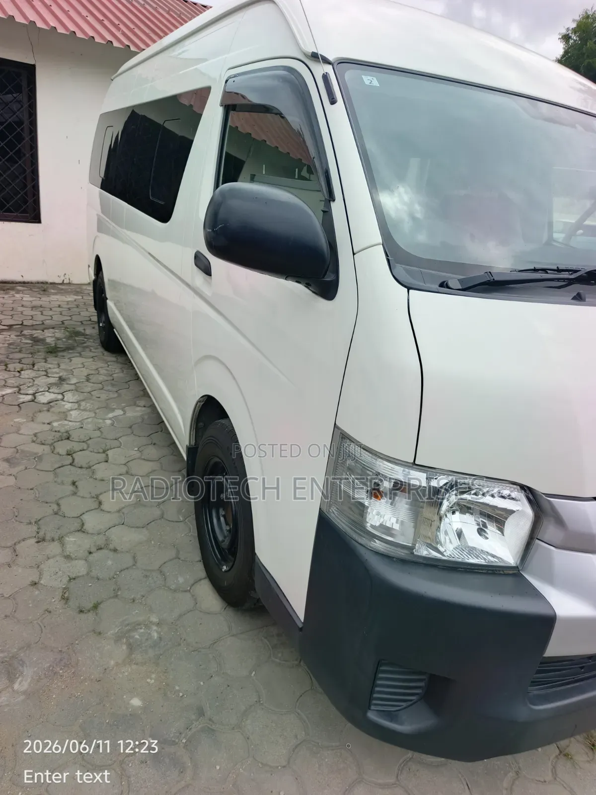 Toyota HiAce 2019 White