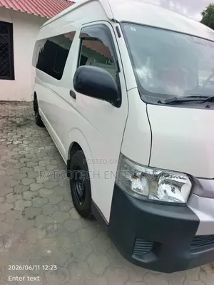 Toyota HiAce 2019 White