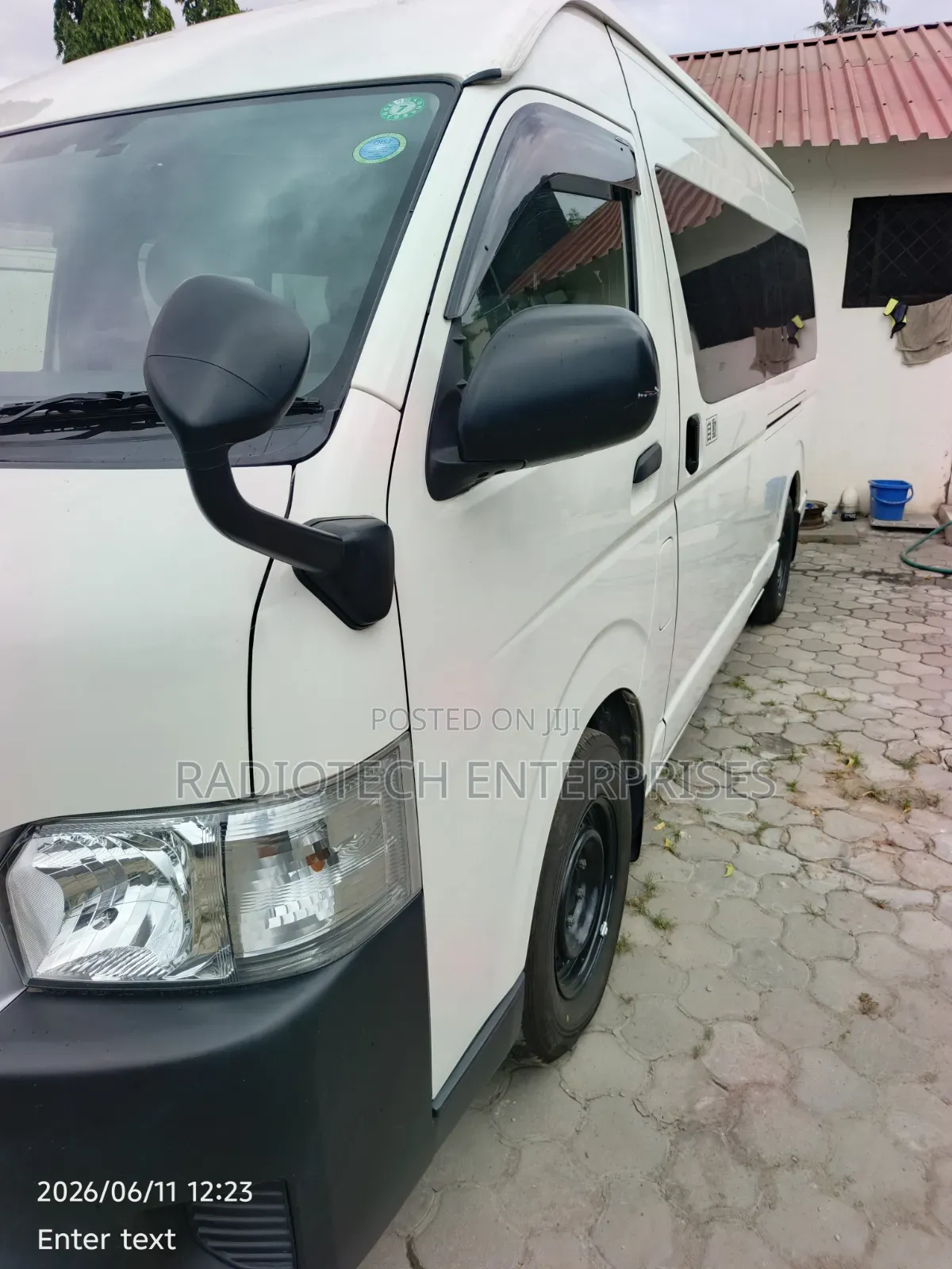 Toyota HiAce 2019 White