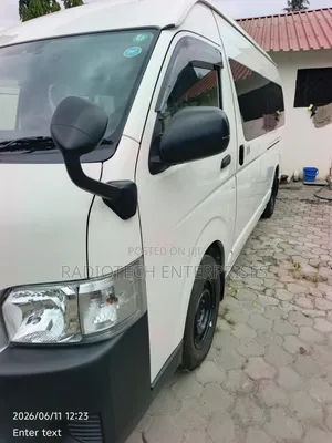 Toyota HiAce 2019 White