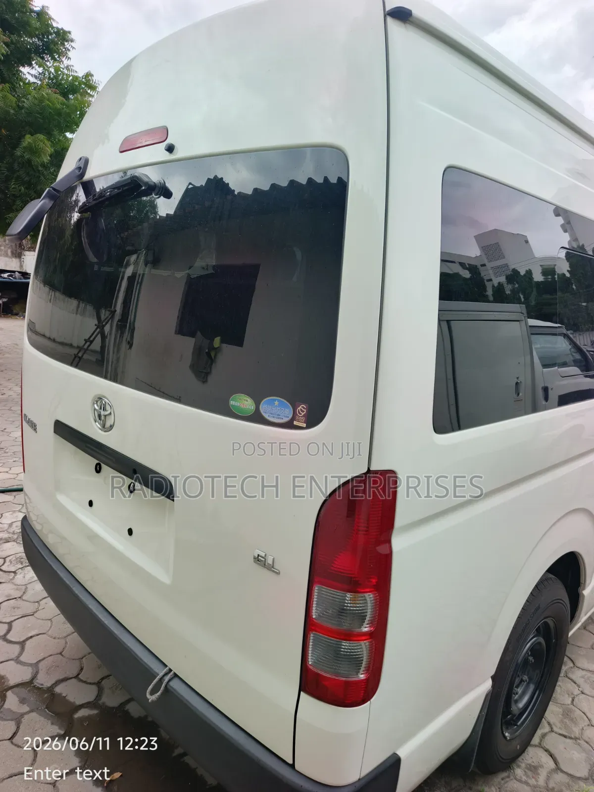 Toyota HiAce 2019 White