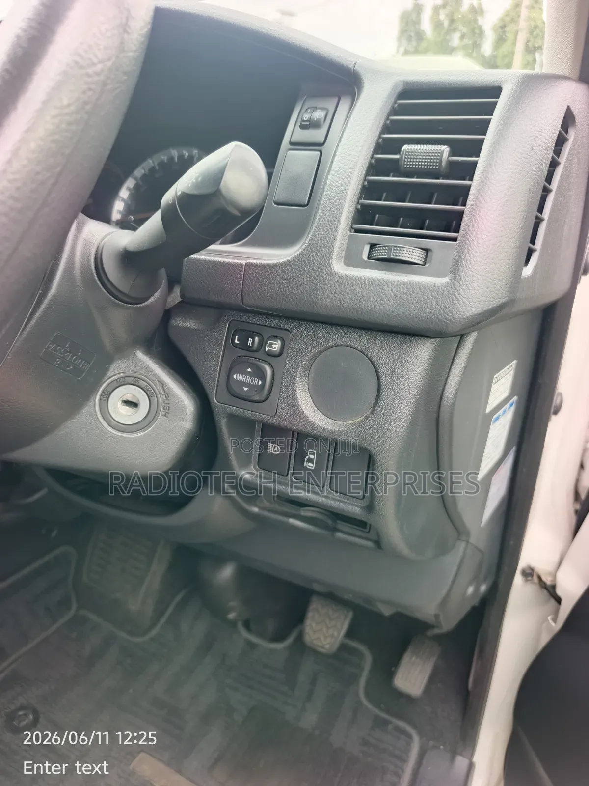 Toyota HiAce 2019 White