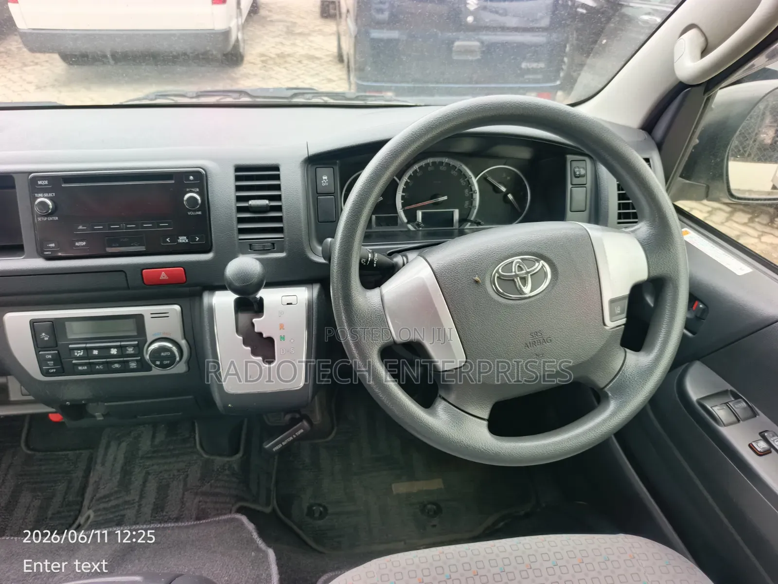 Toyota HiAce 2019 White