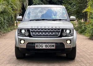 Land Rover Discovery 2014 Gold