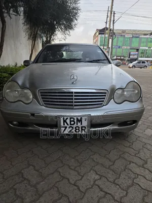 Mercedes-Benz C200 2004 Gold