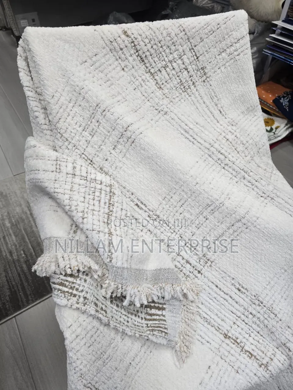 Premium Quality Throw Blankets*