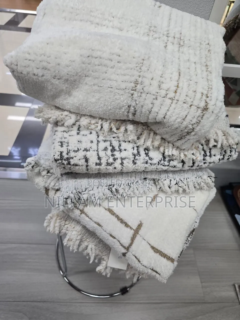 Premium Quality Throw Blankets*