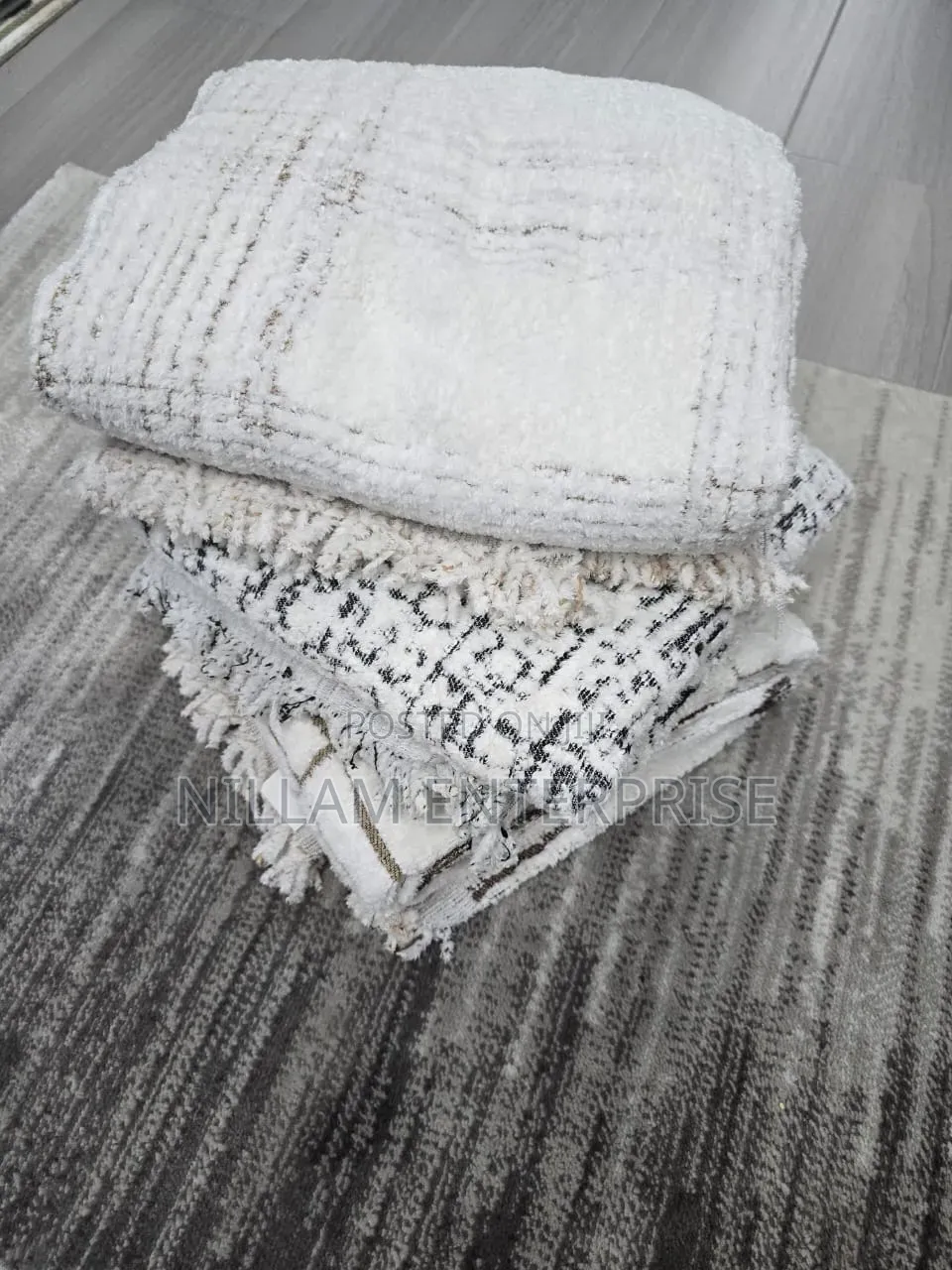 Premium Quality Throw Blankets*