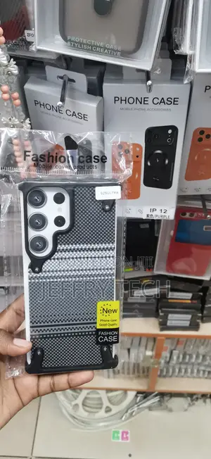 Samsung Galaxy S24 Ultra, Striking Geometric and Plaid Patterned Case