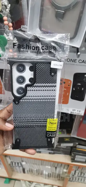 Samsung Galaxy S23 Ultra Stylish Plaid/Tribal Pattern Case