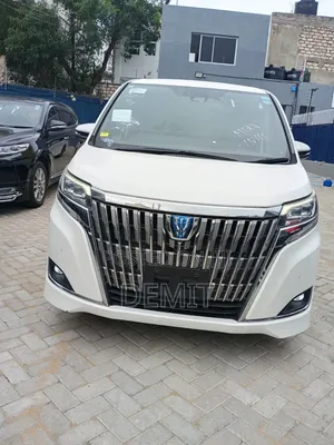Toyota Esquire 1.8 FWD Hybrid (7 seater) 2019 White