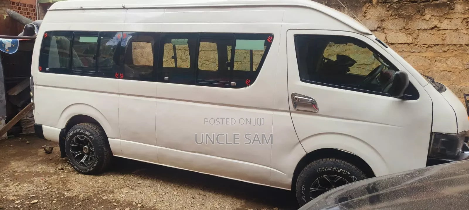 Toyota HiAce 2010 White