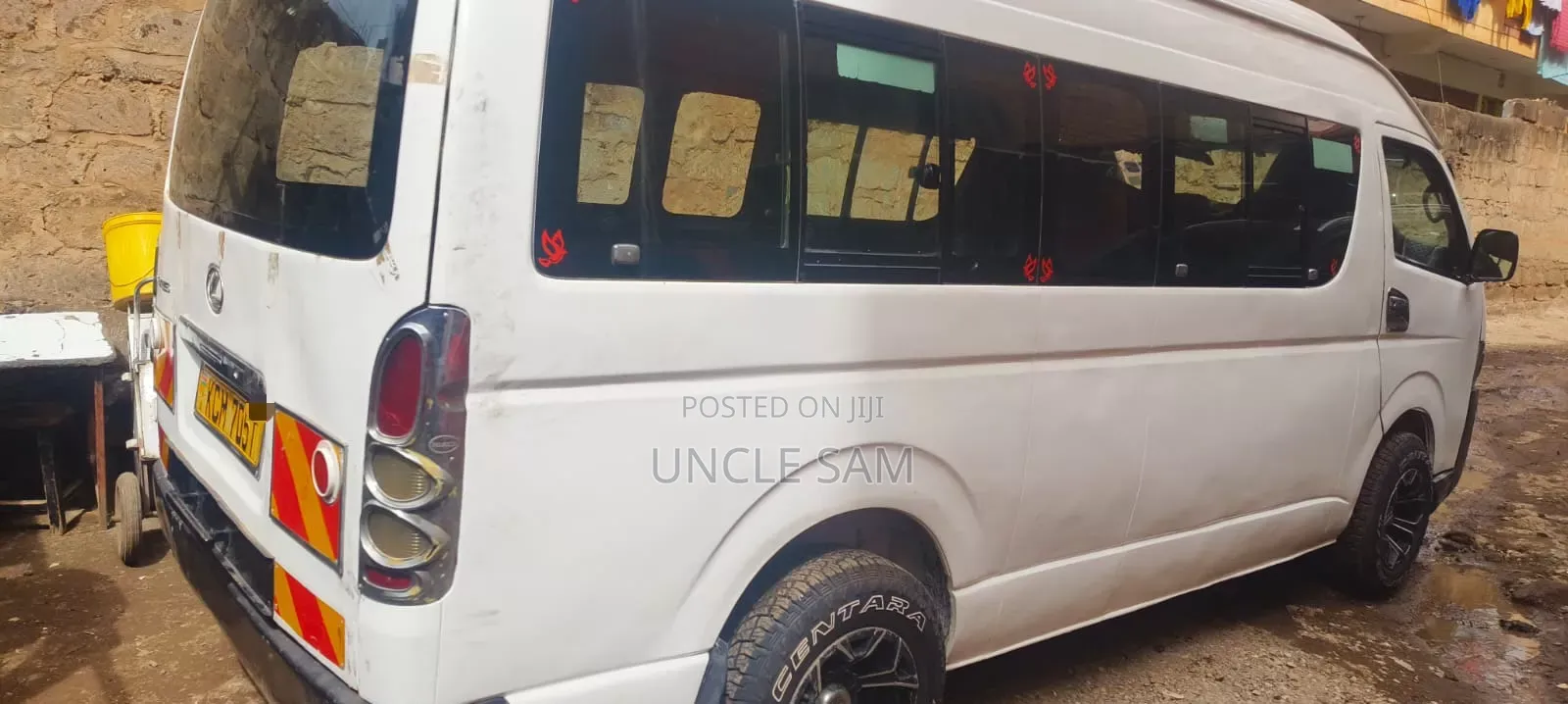 Toyota HiAce 2010 White
