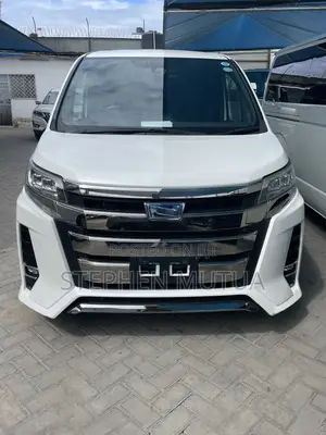 Toyota Noah 1.8 FWD Hybrid (7 seater) 2020 White