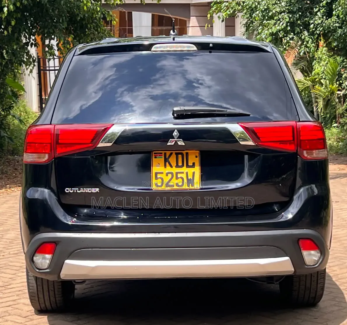 Mitsubishi Outlander 2016 Black
