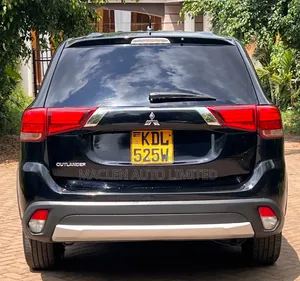 Mitsubishi Outlander 2016 Black