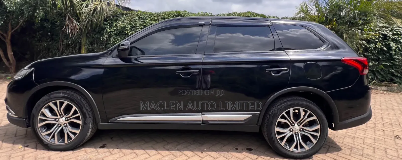 Mitsubishi Outlander 2016 Black