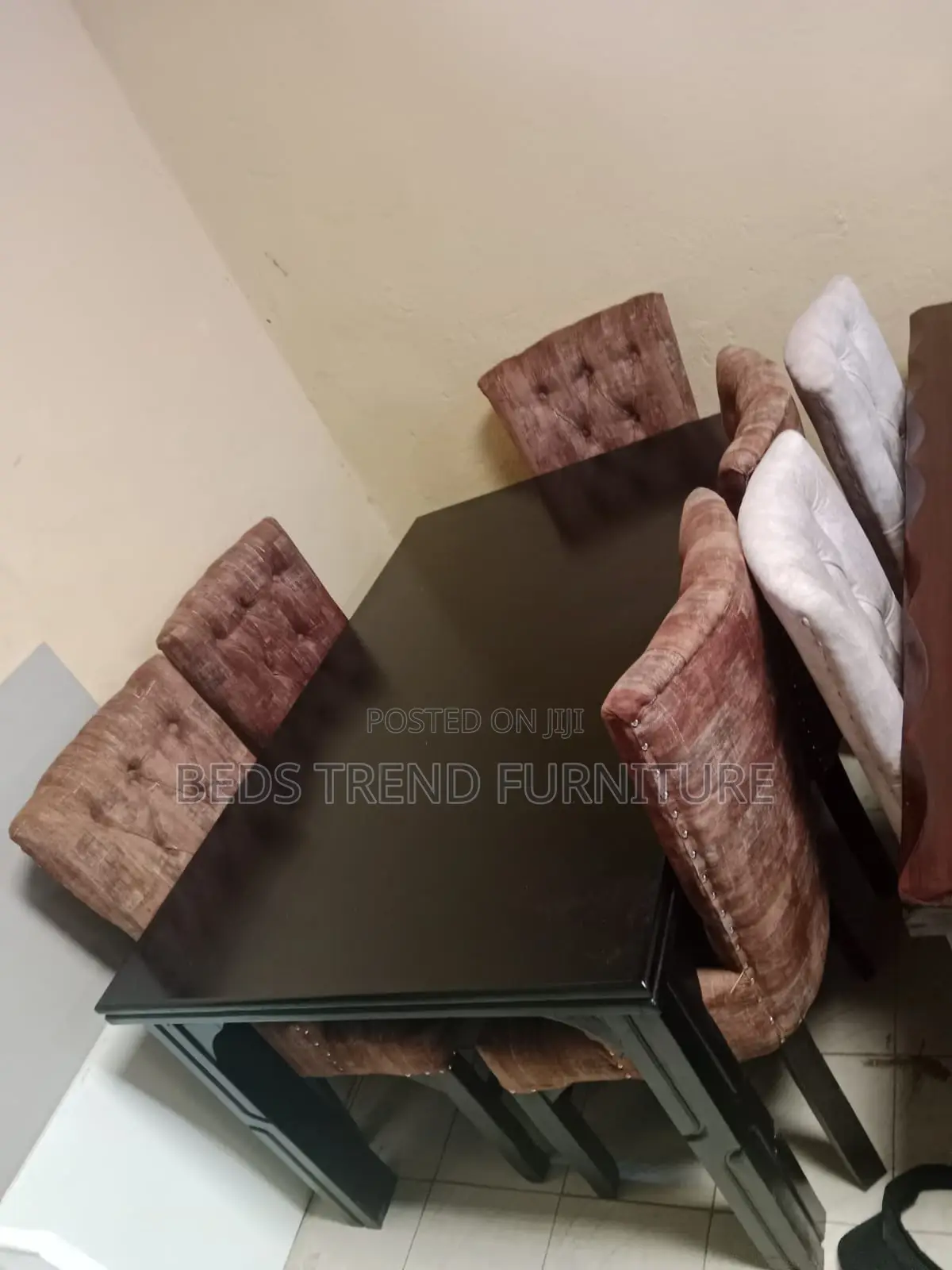4-Seater Rectangular Dining Set With Tufted Chairs