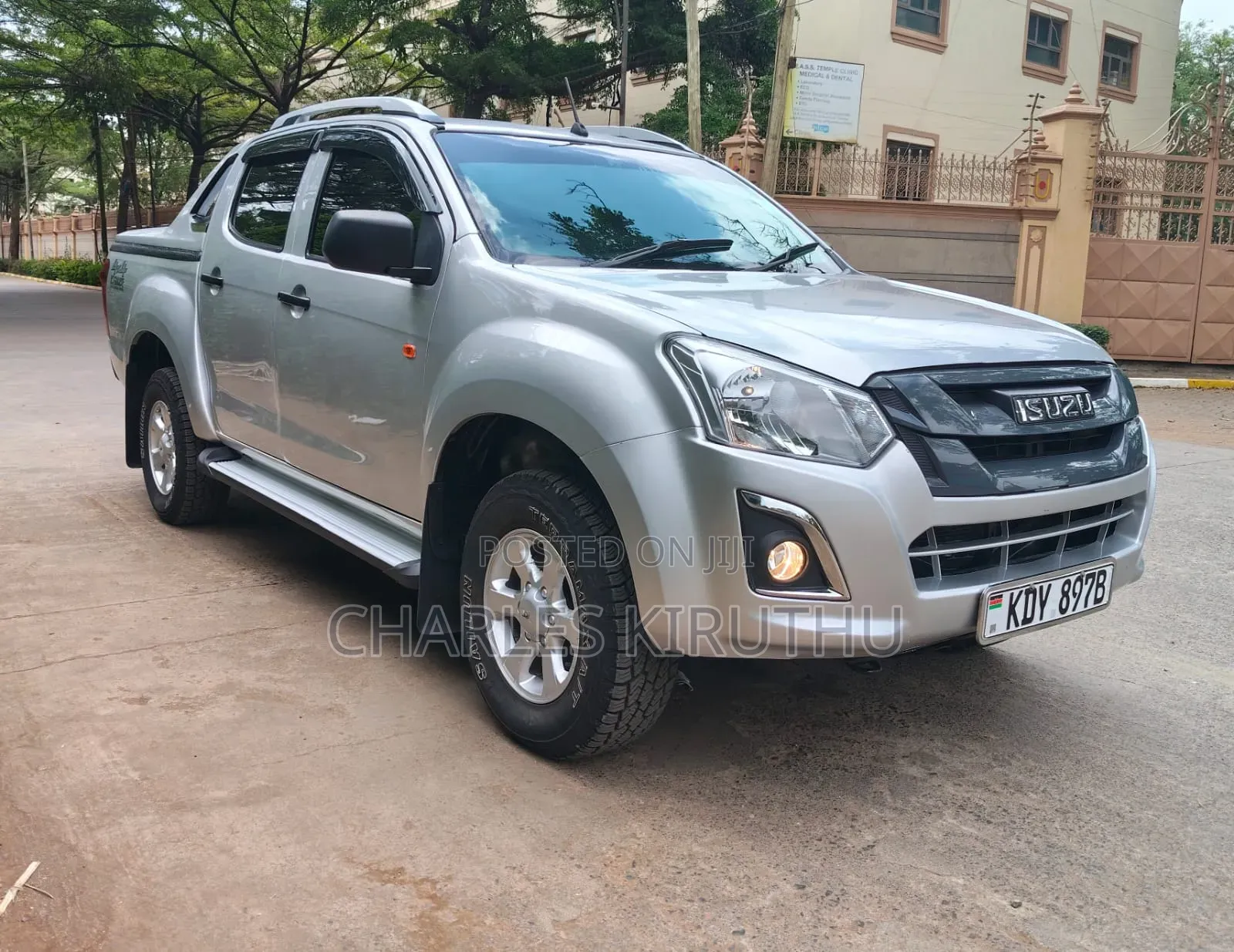 Isuzu D-MAX 2023 Silver
