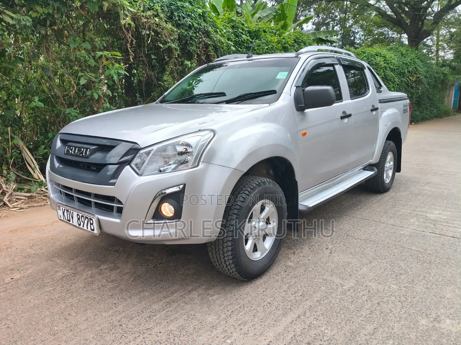 Isuzu D-MAX 2023 Silver