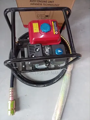 Industrial Aico 8hp Concrete Vibrator With Heavy-Duty 45mm Poker Shaft