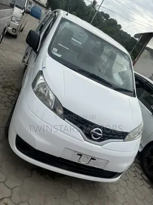 Nissan NV200 SV 2019 White