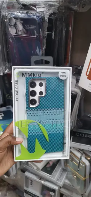 Samsung Galaxy S23ultra Gradient Blue and Green Pixelated Pattern Case
