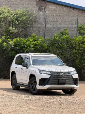 Lexus LX 2022 White