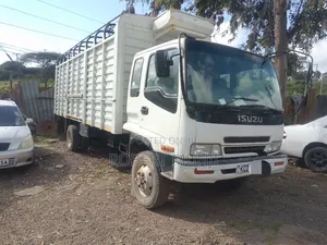 Isuzu FRR 2014 White 8.2l Diesel