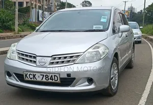 Nissan Tiida 2009 Silver