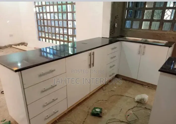 Modern Kitchen Cabinet Fitting