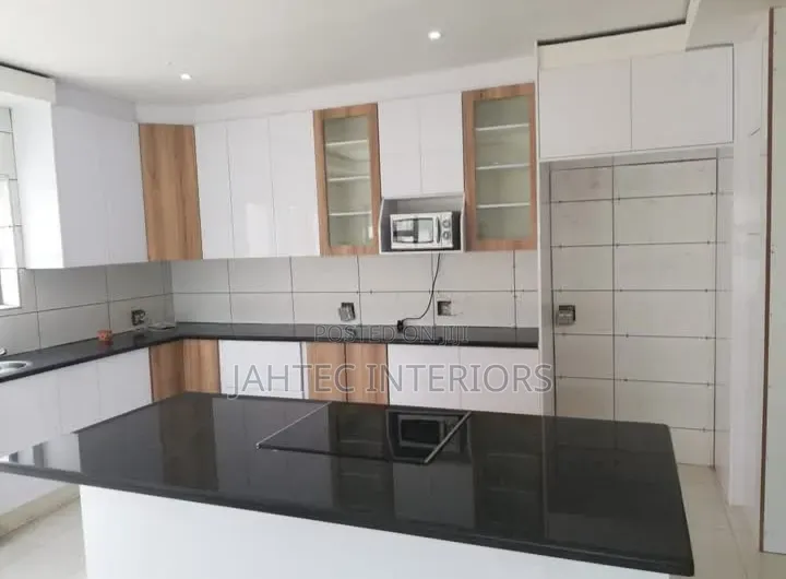 Modern Kitchen Cabinet Fitting
