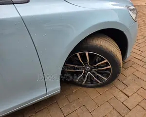 Volvo V40 2019 Blue