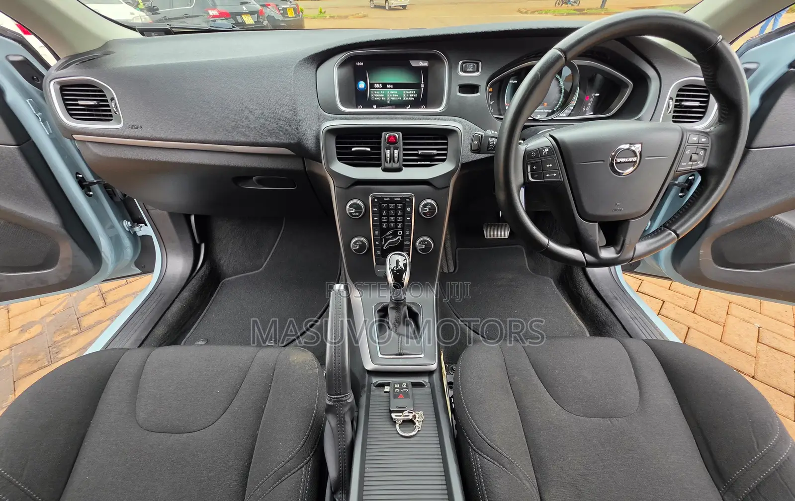 Volvo V40 2019 Blue