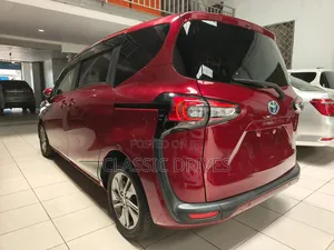 Toyota Sienta 2019 Maroon