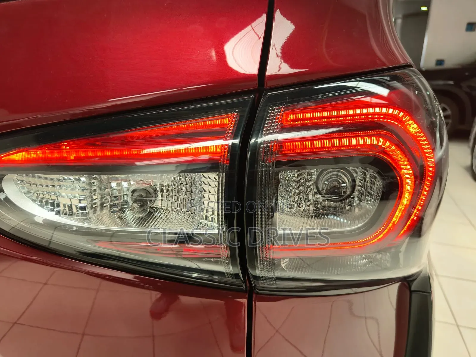 Toyota Sienta 2019 Maroon