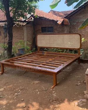 Rattan Headed 6*6 Mahogany Vanish Boxbed
