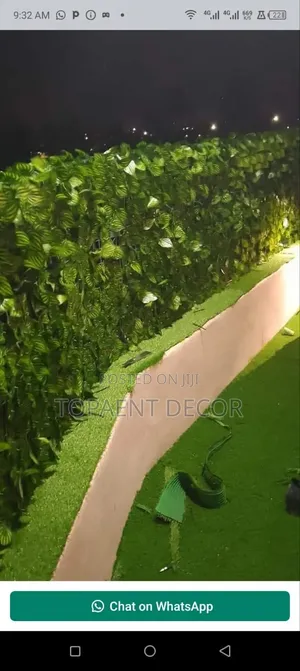 Bold Choices in the Balcony Artificial Privacy Fence