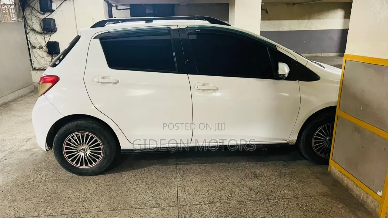 Toyota Vitz 2012 White