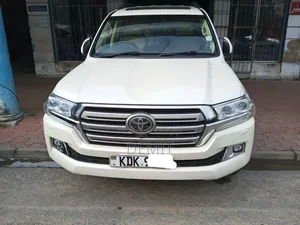 Toyota Land Cruiser 4.6 V8 ZX 2016 Pearl