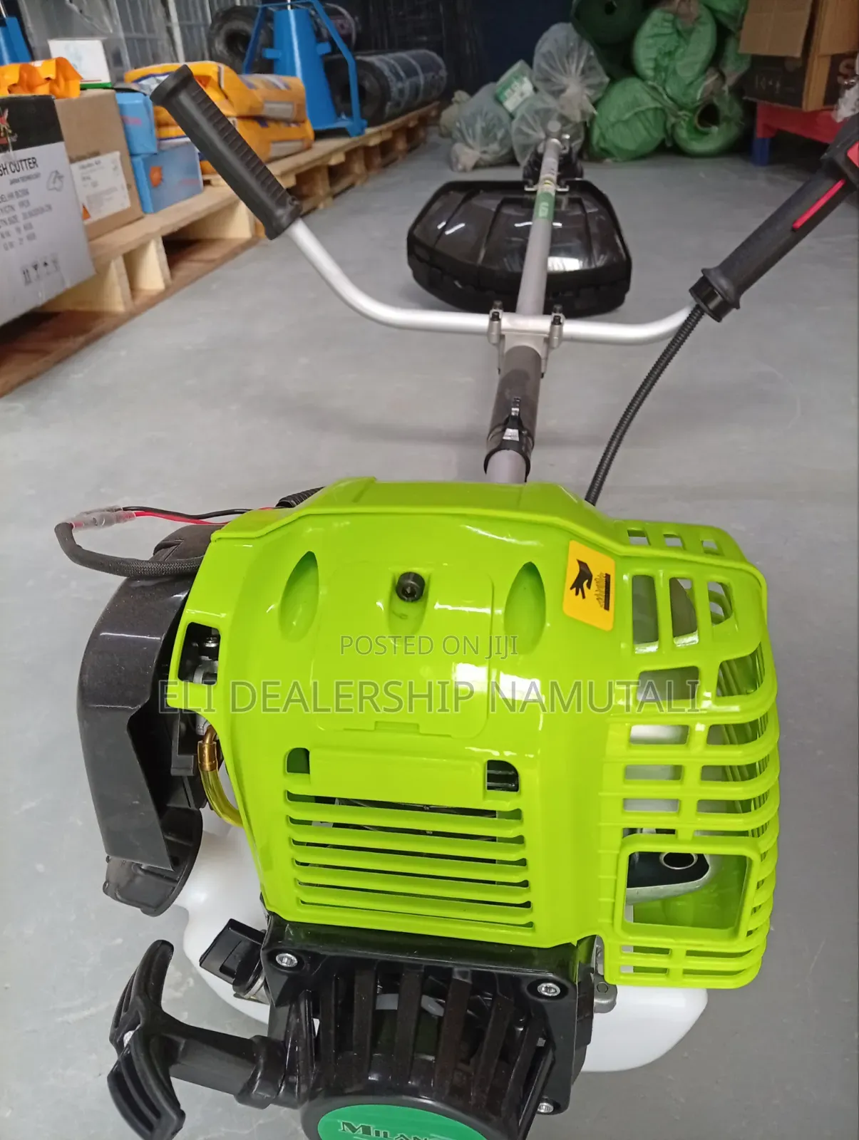 No Fuel Mixing Required – Separate Engine Oil and Petrol System