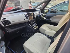 Nissan Serena 2019 Brown