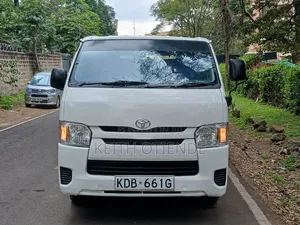 Toyota HiAce 2014 White