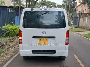 Toyota HiAce 2014 White