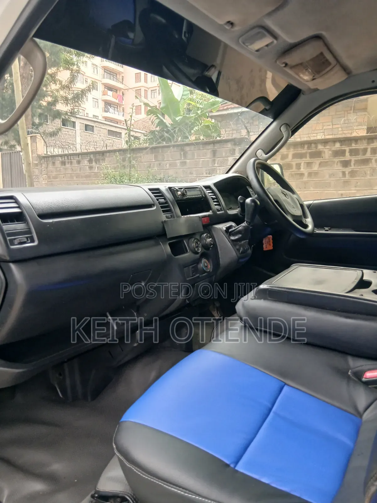 Toyota HiAce 2014 White
