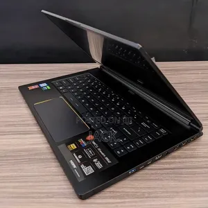 Laptop MSI Creator 17 B11UG-414 16GB Intel Core i7 SSD 512GB