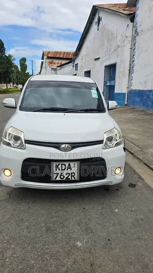 Toyota Sienta 2013 White