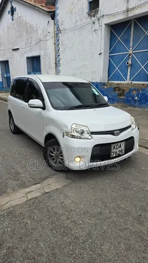 Toyota Sienta 2013 White
