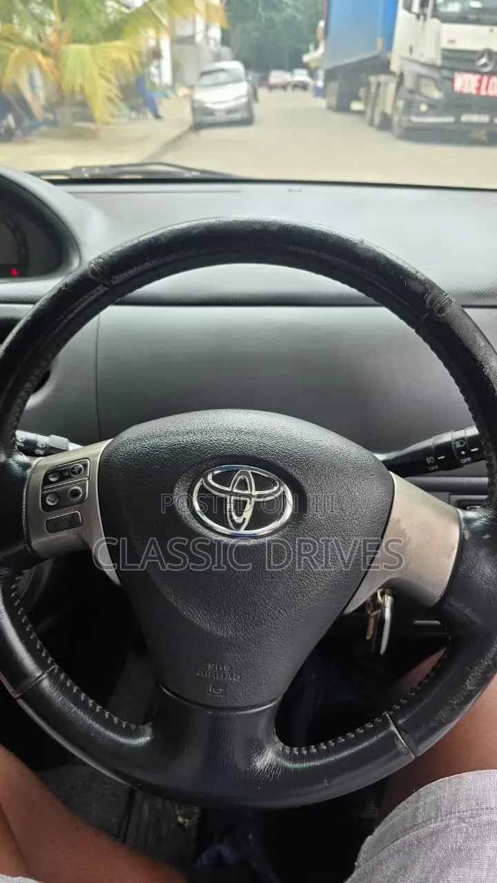 Toyota Sienta 2013 White